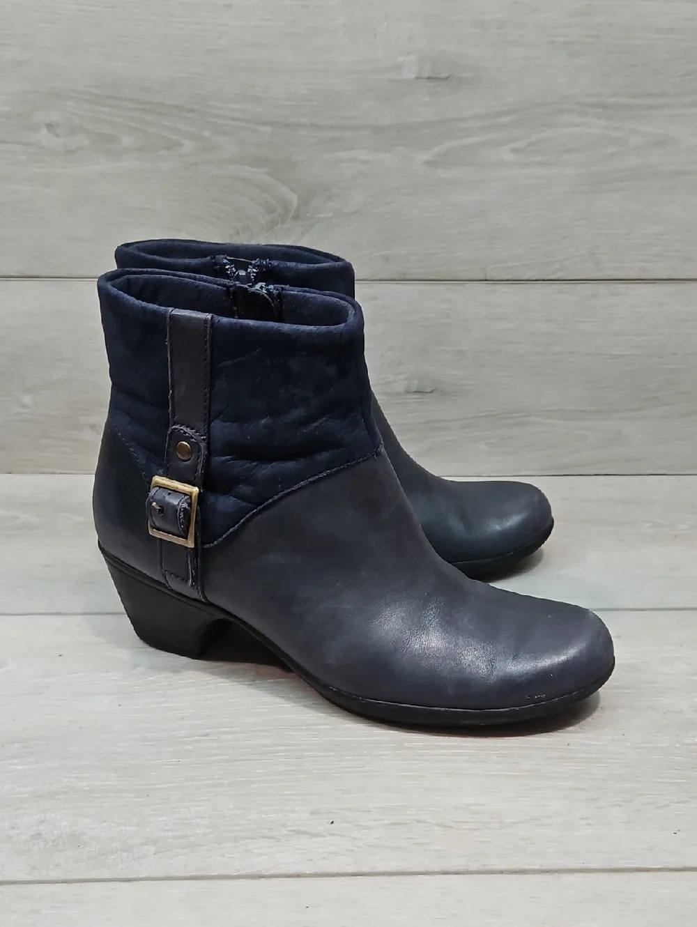 Clarks Women’s Navy Ankle Boots  Classic Side-Buckle Shoes Sz 7M